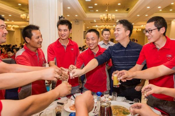 淘宝百度躺枪刘强东：靠竞价排名收点击费就是死路一条！