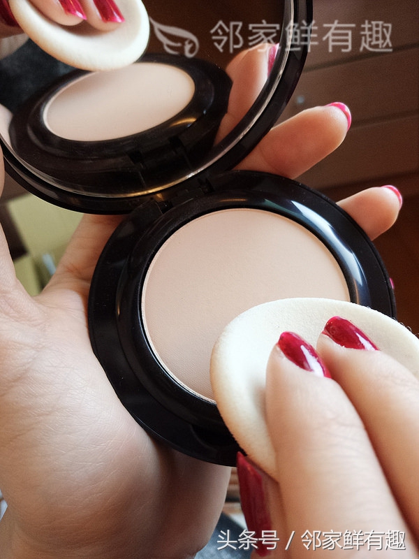 女神的秘密*器武**，神级粉饼Laura Mercier唤颜凝露