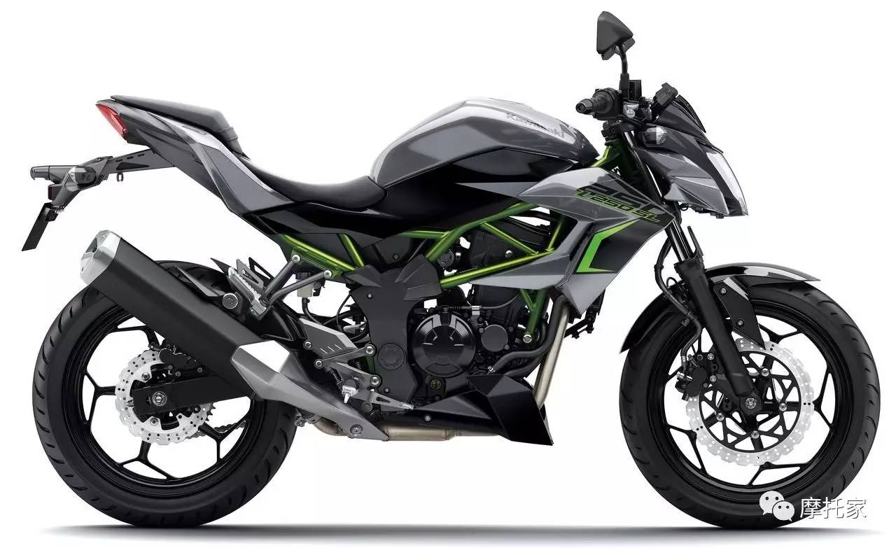 这个车的颜色跟造型有点浪!2017Z250SL新色发表