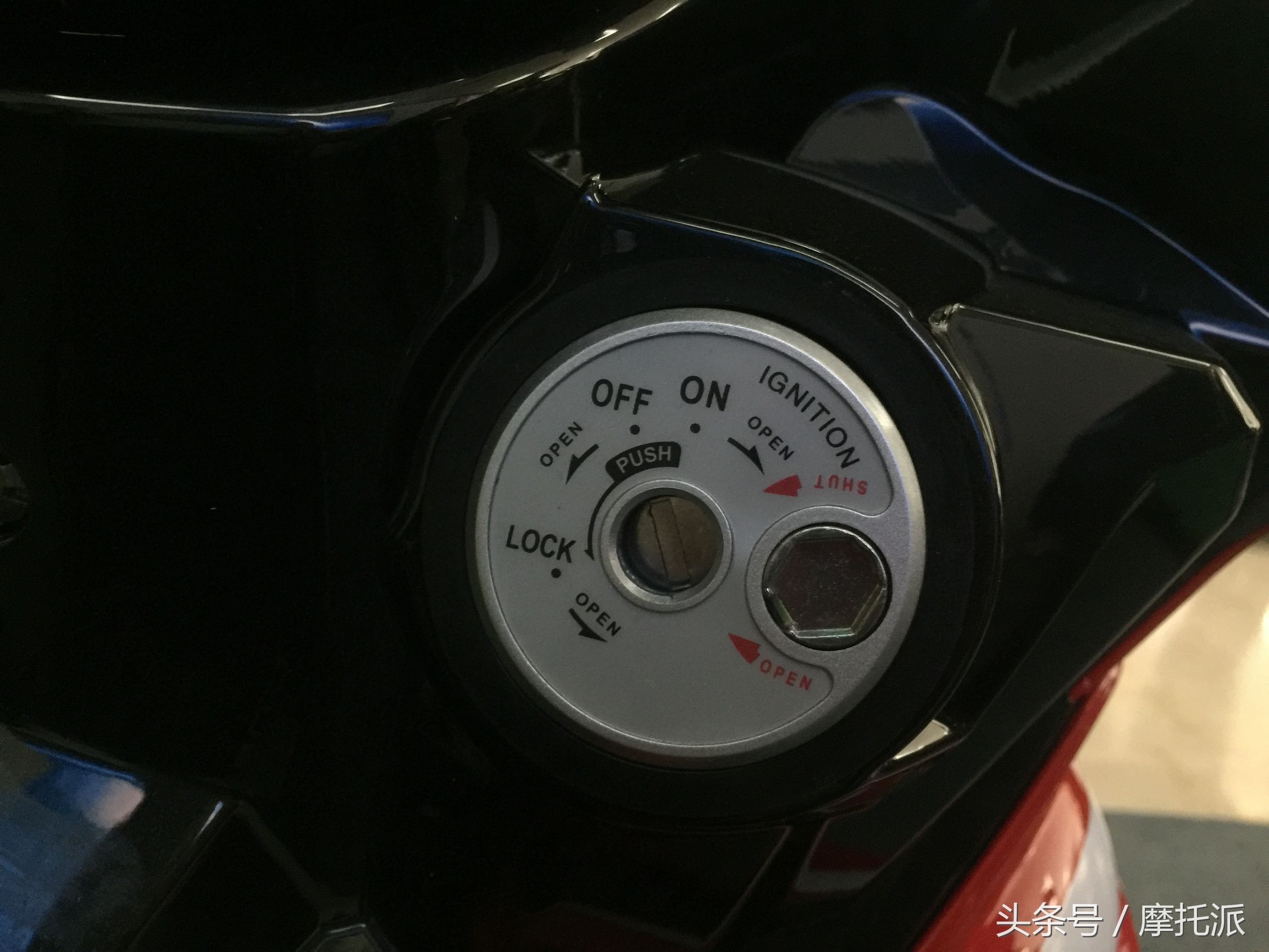 抢先曝光,首款国产万元级弯梁车面市,价格8980元