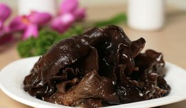 怎么辨别硫酸镁泡过的木耳,木耳加硫酸镁会怎么样