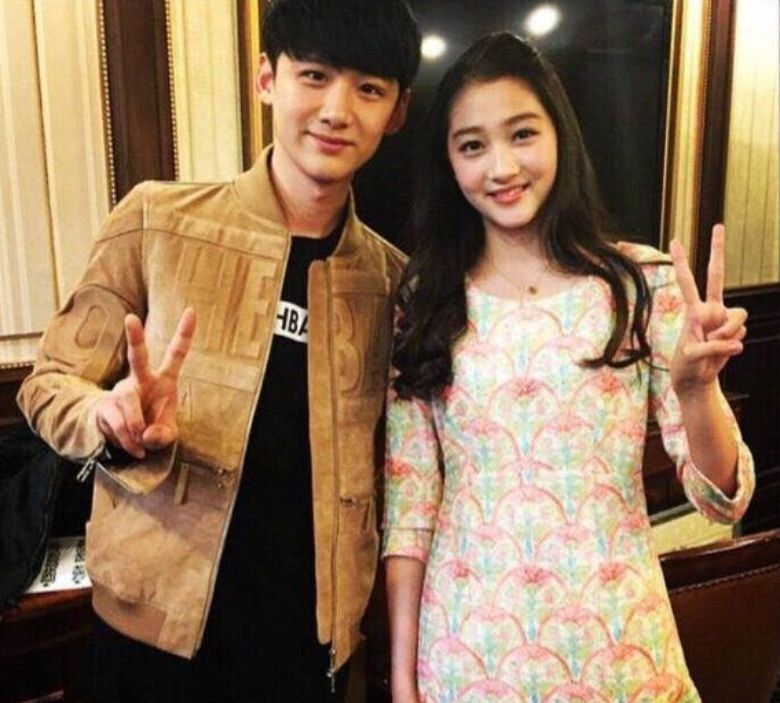 杨蓉和白敬亭对比,明星大侦探白敬亭鬼鬼杨蓉