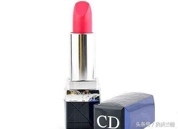 香奈儿和dior香水哪个好,香奈儿和dior唇膏哪个好