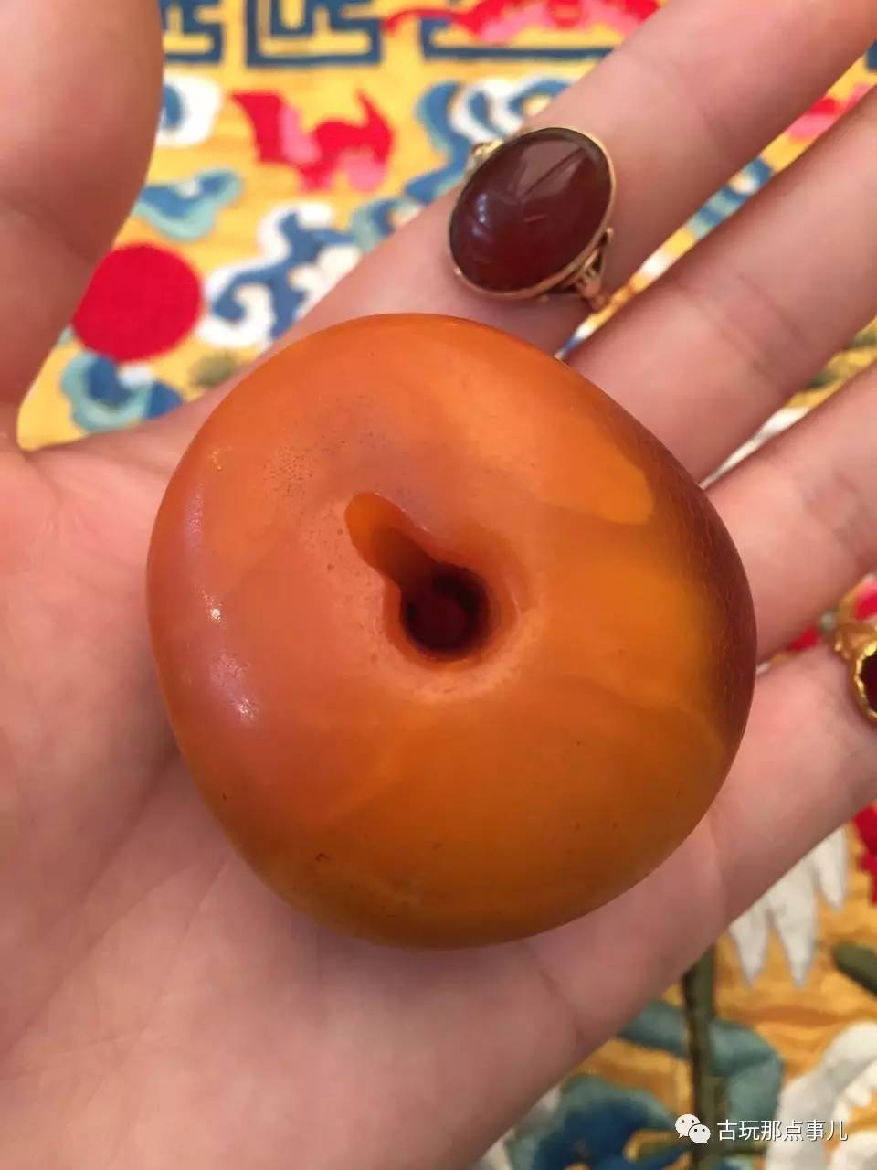 辨别烤色老蜜蜡方法图片,鉴别老蜜蜡的简单方法图片