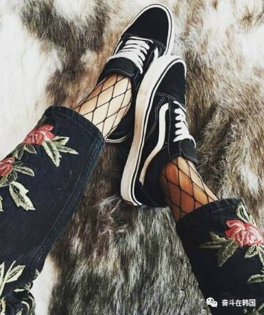 换季了买一双鞋子,换季买什么鞋子好看