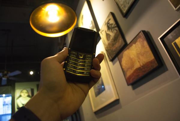 agm手机使用真实感受,agmh2三防手机暴力测试看着真舒服