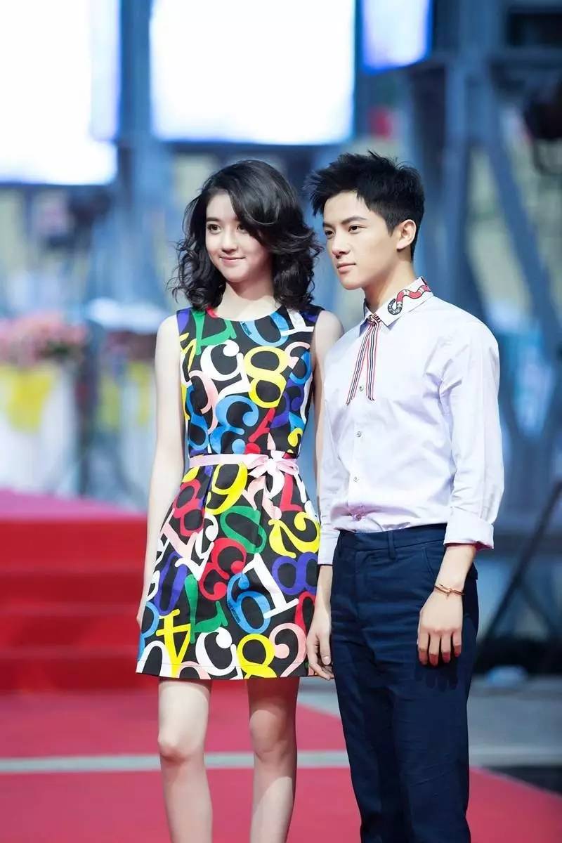 李凯馨妆容教程,李凯馨彩虹妆