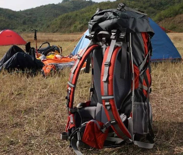 必备的登山包,登山包真的比普通背包舒服吗