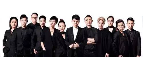 突袭时装周后台，探秘让模特360度美丽无死角的妆发技巧