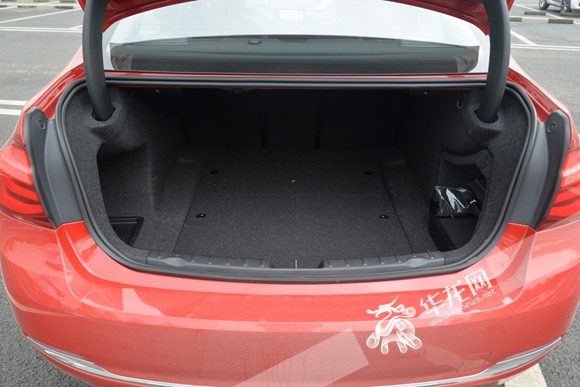 1.5t带来的推背感,12款宝马318li真实评测