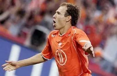 你的酒窝里没酒我却醉得一塌糊涂,你的酒窝没有酒却醉得我一塌糊涂