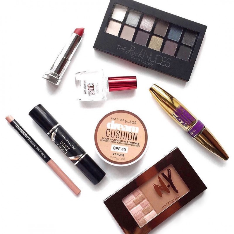 突袭时装周后台，探秘让模特360度美丽无死角的妆发技巧