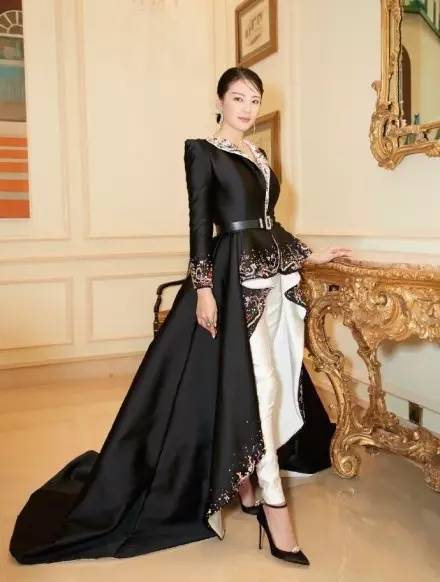 金像奖｜她们没有摘得影后，却靠唇色突围了黑裙阵营！