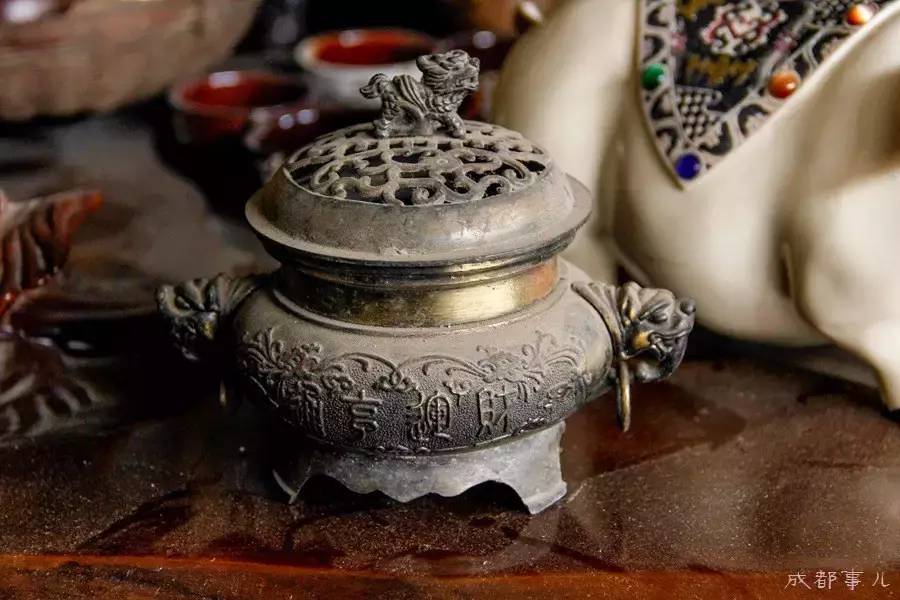 成都连环画小人书专卖店,成都老家具批发市场在哪里