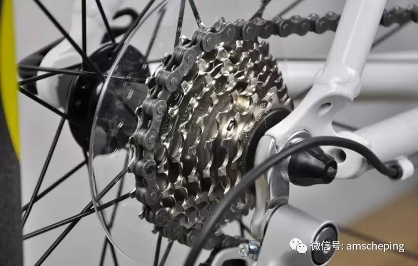 第三代采埃孚8at传动比,采埃孚第3代和第4代变速箱区别