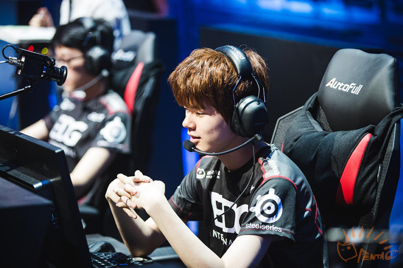 韩国主播看kt打jdg第四局,lck季后赛t1对阵kt第五局