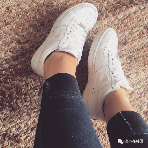 换季了买一双鞋子,换季买什么鞋子好看