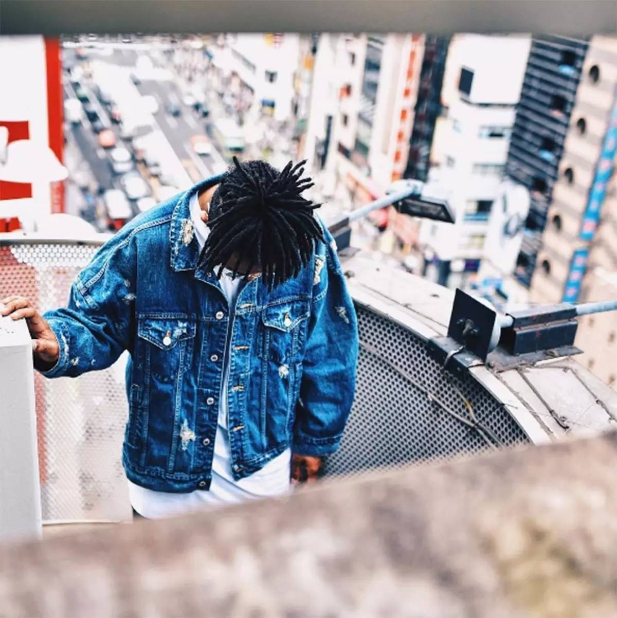 即便大家都穿牛仔，但是拥有丹宁帽和丹宁鞋的人依然是少数