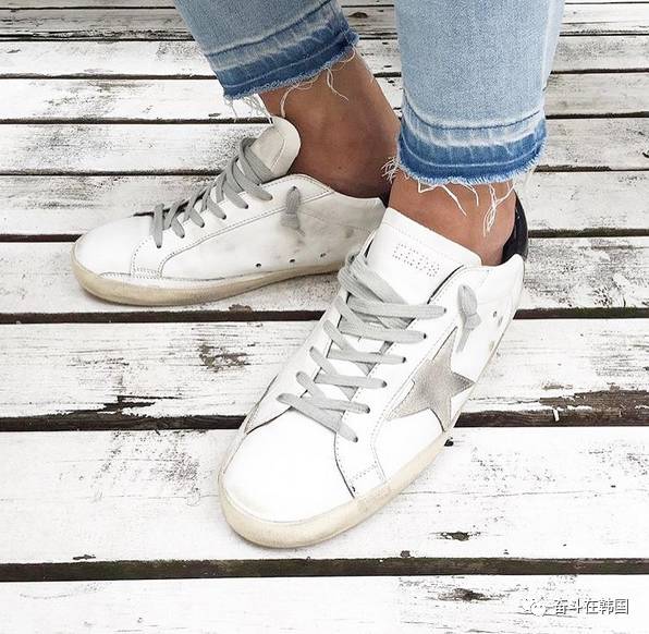 换季了买一双鞋子,换季买什么鞋子好看