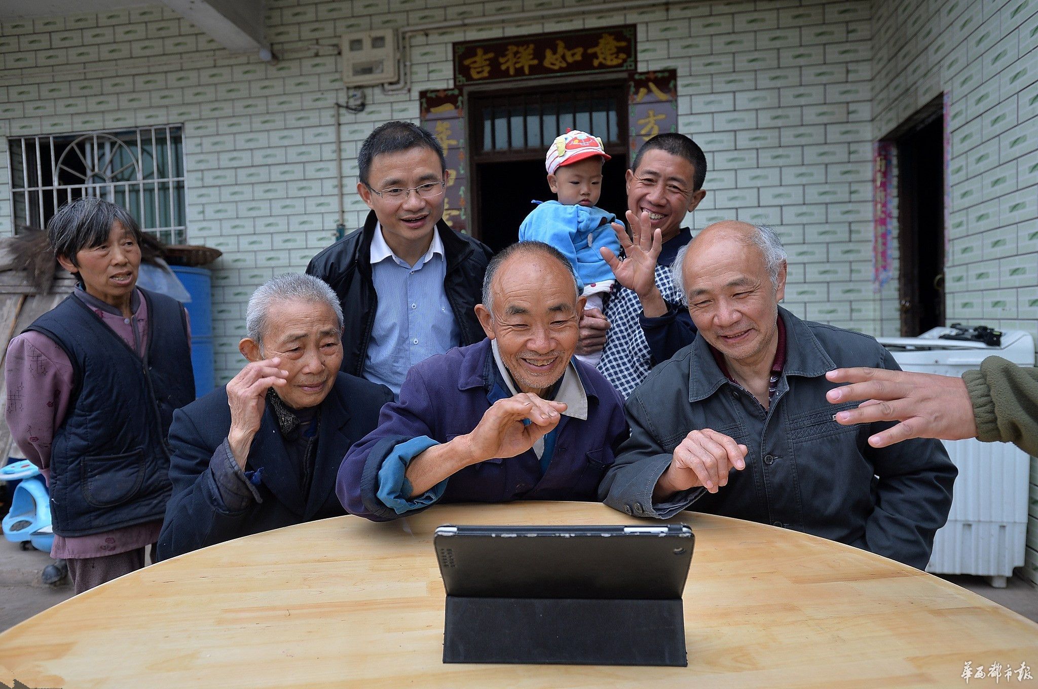 96岁台湾老兵离家70年盼回湘,纪录片102岁台湾老兵回家完整视频