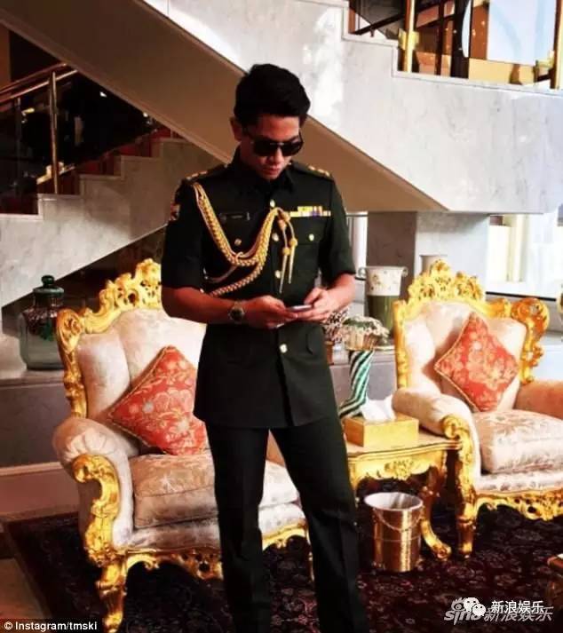 文莱王子宠老虎的画面好苏！各国高质量王子，哪个是你的菜？