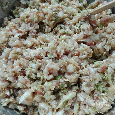 胶东白菜肉大包子#春天不减肥,夏天肉堆堆#