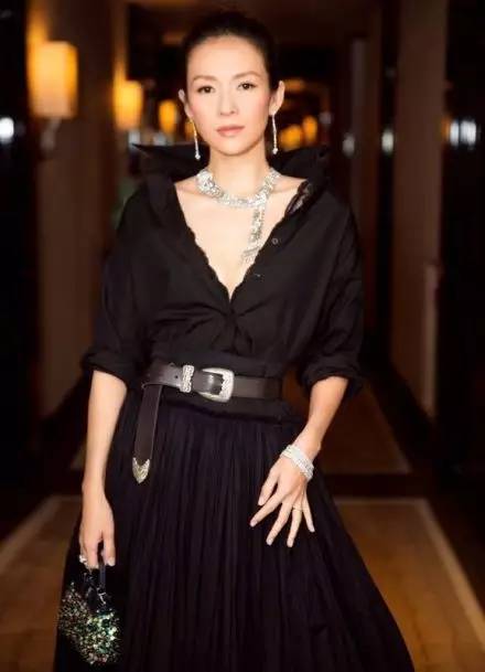 金像奖｜她们没有摘得影后，却靠唇色突围了黑裙阵营！