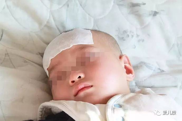 宝宝发烧38.2怎么处理最好视频,宝宝发烧38.8度的最佳处理方法