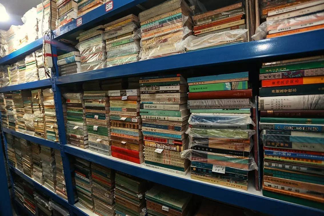 成都连环画小人书专卖店,成都老家具批发市场在哪里