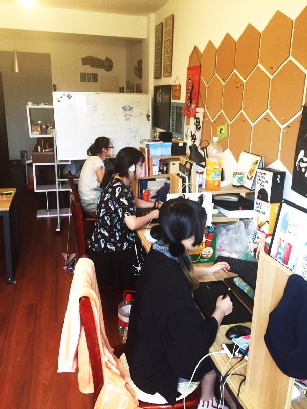 他两年上线14部爆款漫画孵化全版权IP试水漫游联动人气5亿+