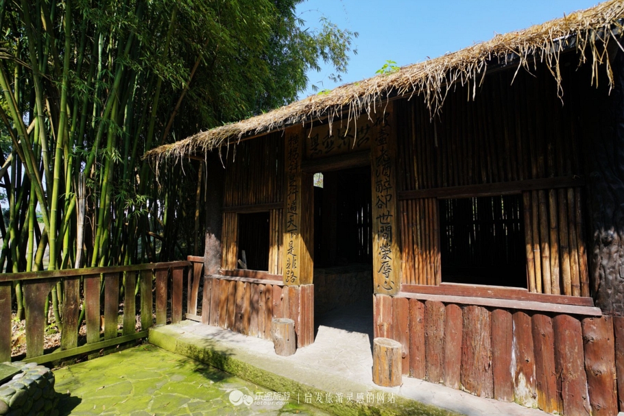 推开石门登一山拜一佛,你就修得了正果