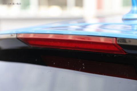 雷丁d80锂电版四轮车评价,雷丁d80高配电动车蓝色图片