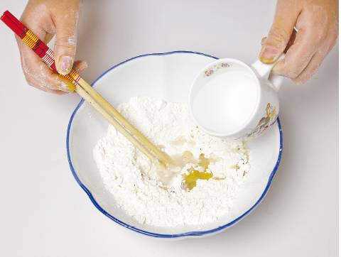 做烧饼怎么和面比较软和好吃,烧饼怎样和面才好吃