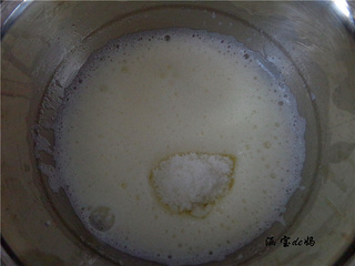 湿性发泡的状态,蛋白怎么打都是湿性发泡