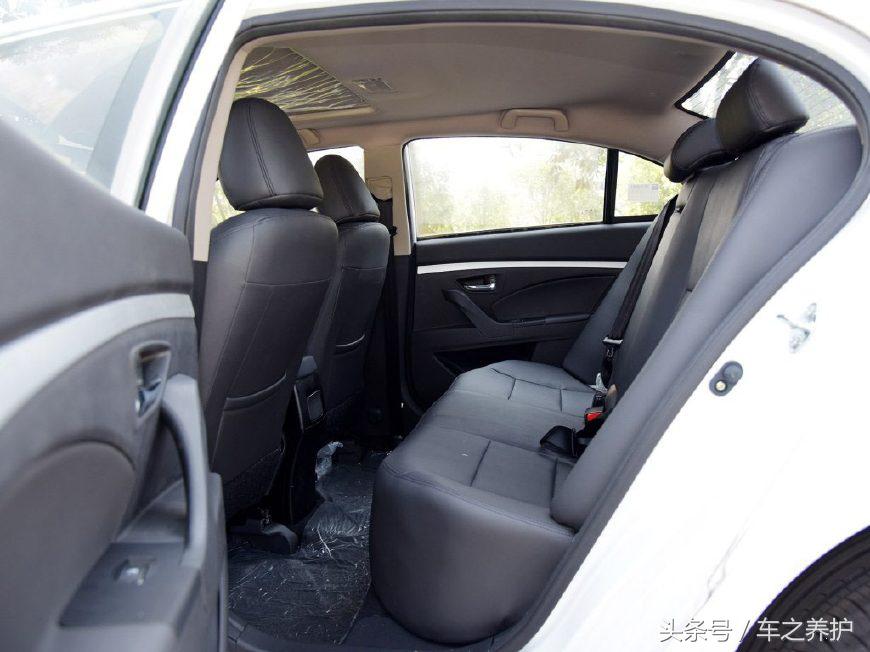 8万自主民营乘用车，有着30万的外观20万的配置