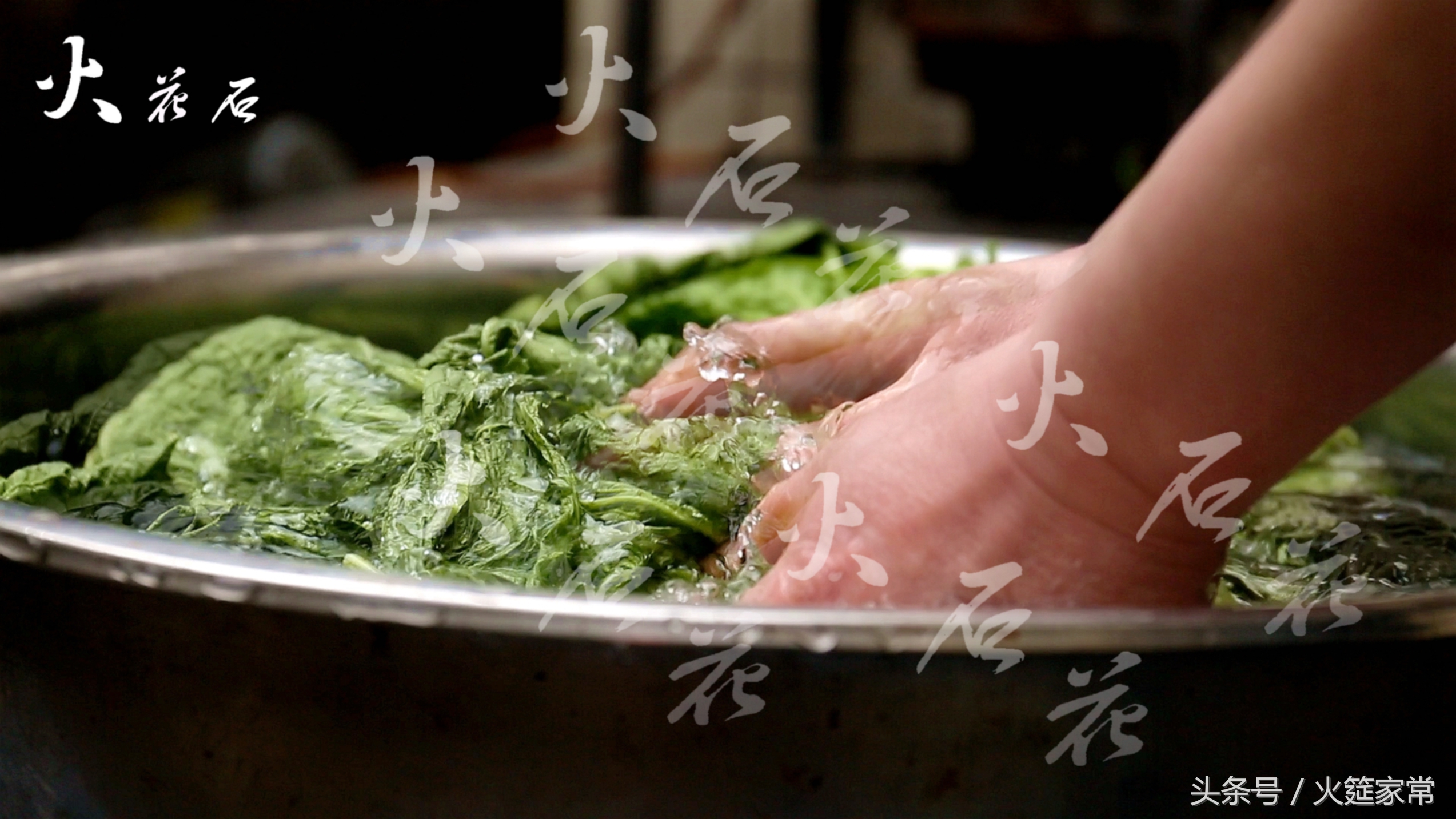 泡青菜做酸菜鱼味道美滋滋的,酸菜鱼好吃的关键在于这个辣椒水