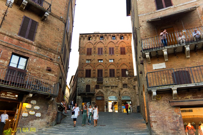 锡耶纳vs费尔玛纳,锡耶纳汽车