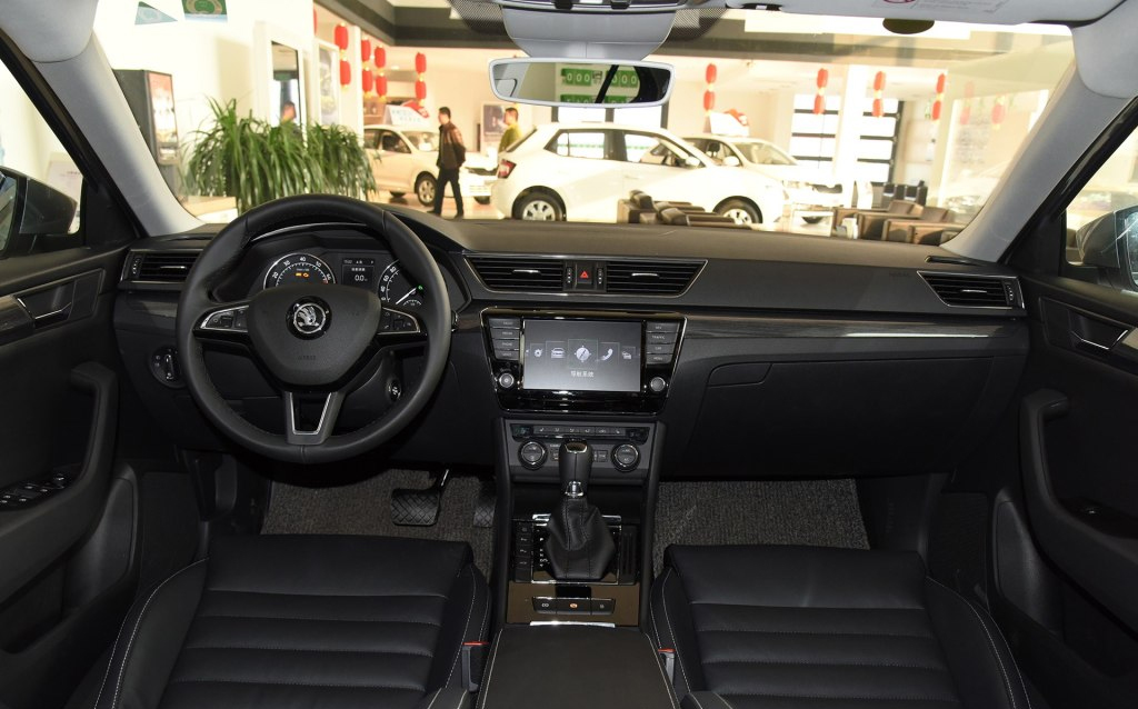 蒙迪欧帕萨特迈腾对比,德系轿车18万哪款性价比高