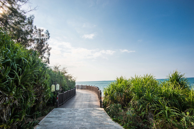 去三亚感受碧海蓝天,享受椰风海韵三亚度假指南精选