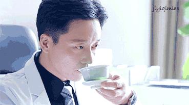 靳东外科风云帅气片段,靳东演电视剧外科风云