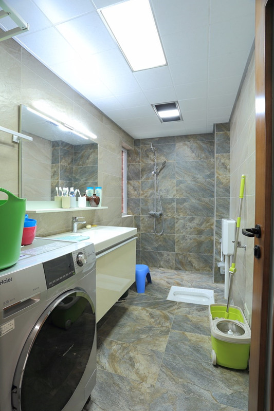 卫生间用铝塑板好还是pvc好,卫生间用铝扣板好还是吊顶好