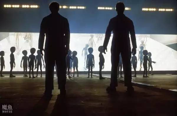 经典的外星人入侵科幻片,外星人入侵地球的科幻片有哪些