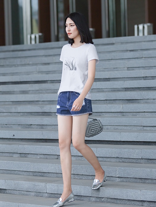 简约又时尚的t恤穿搭,最时尚的短袖t恤又百搭