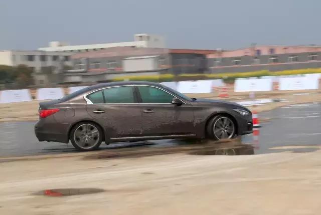 das线控转向系统,das线控转向实战表现