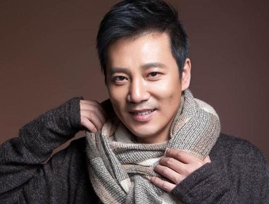 隋唐英雄传演员今昔对比谢君豪,隋唐英雄传和隋唐后传英雄排名