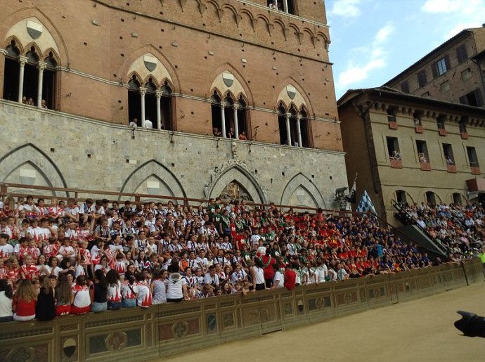 锡耶纳vs费尔玛纳,锡耶纳汽车