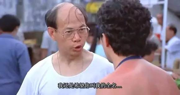 为了让所有人能低头看你的鞋,这个牌子直接把屎糊到了鞋上