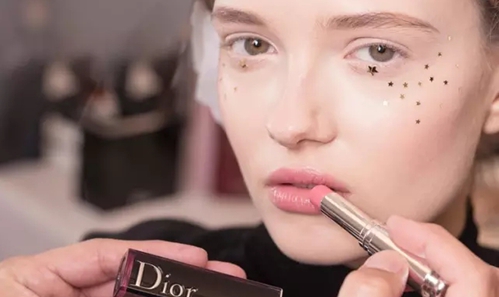 2021流行口红颜色百搭不挑人,大牌口红不拔干显白试色推荐种草