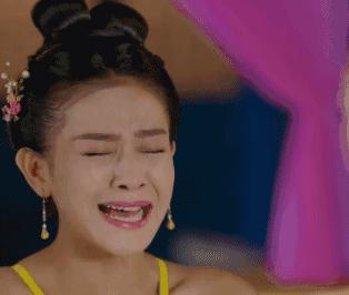 她是《太子妃》中的“哭点担当”绿篱,现成热门剧女一号