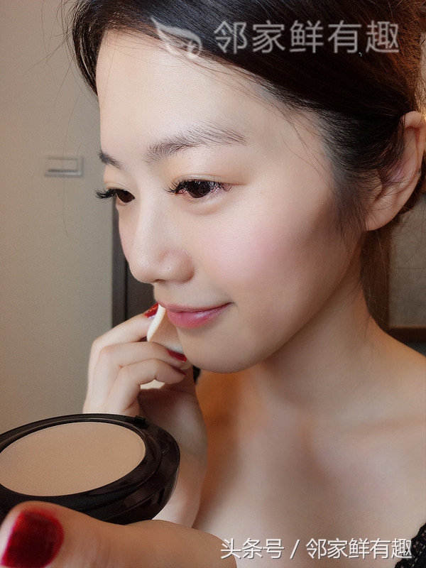 女神的秘密*器武**，神级粉饼Laura Mercier唤颜凝露